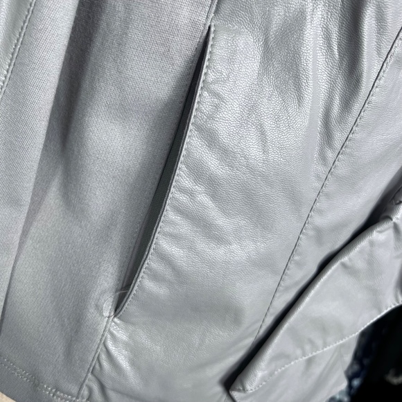 NWOT |•KUT FROM THE KLOTH•| Grey Faux Leather Ruffle Front Jacket Size XL - Picture 4 of 16